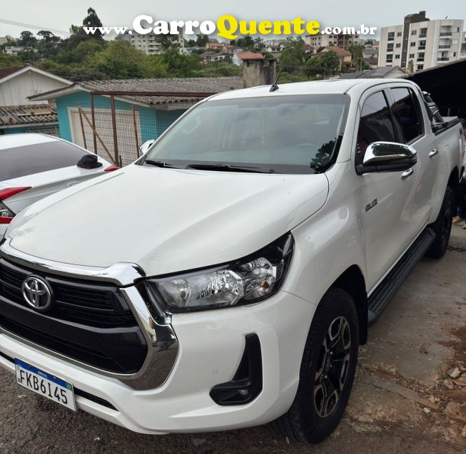 Toyota HILUX 2.8 D-4D TURBO DIESEL CD SRV 4X4 AUTOMÁTICO - Loja