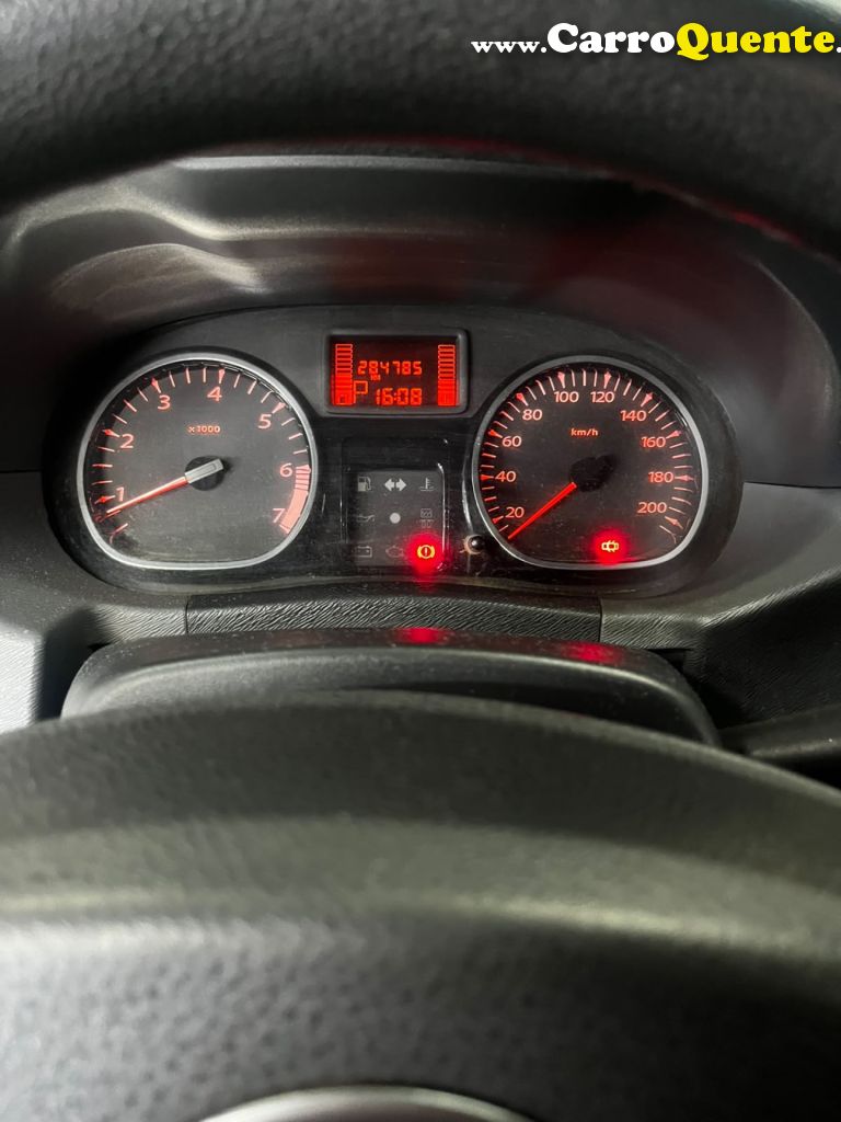 RENAULT   DUSTER DYNAMIQUE 2.0 FLEX 16V AUT.   PRATA 2013 2.0 FLEX - Loja