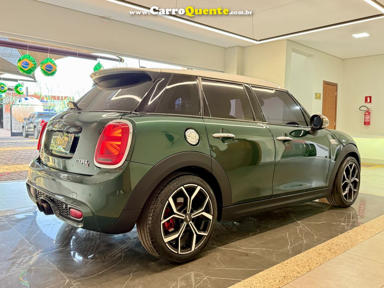 MINI   COOPER S 2.0 TURBO 16V 5P AUT.   VERDE 2016 2.0 GASOLINA - Loja
