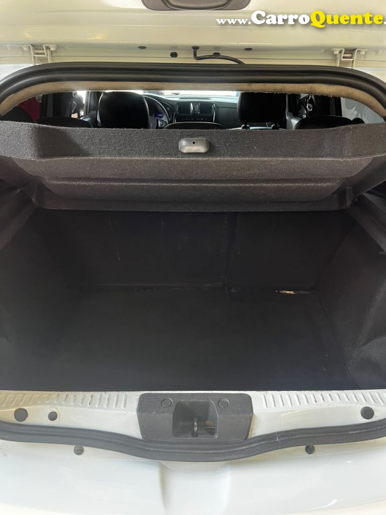 RENAULT   SANDERO STEPWAY HI-POWER 1.6 8V 5P   BRANCO 2015 1.6 FLEX - Loja