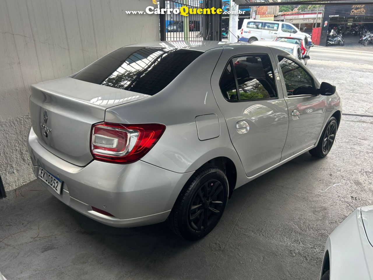 RENAULT   LOGAN ZEN FLEX 1.0 12V 4P MEC.   PRATA 2024 1.0 FLEX - Loja