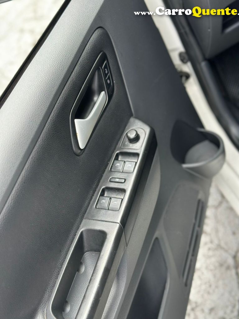VOLKSWAGEN   FOX ROCK IN RIO 1.6 MI TOTAL FLEX 8V 5P   BRANCO 2016 1.6 FLEX - Loja