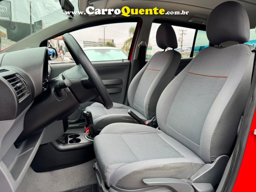 Volkswagen FOX 1.6 MI PLUS 8V FLEX 4P MANUAL - Loja