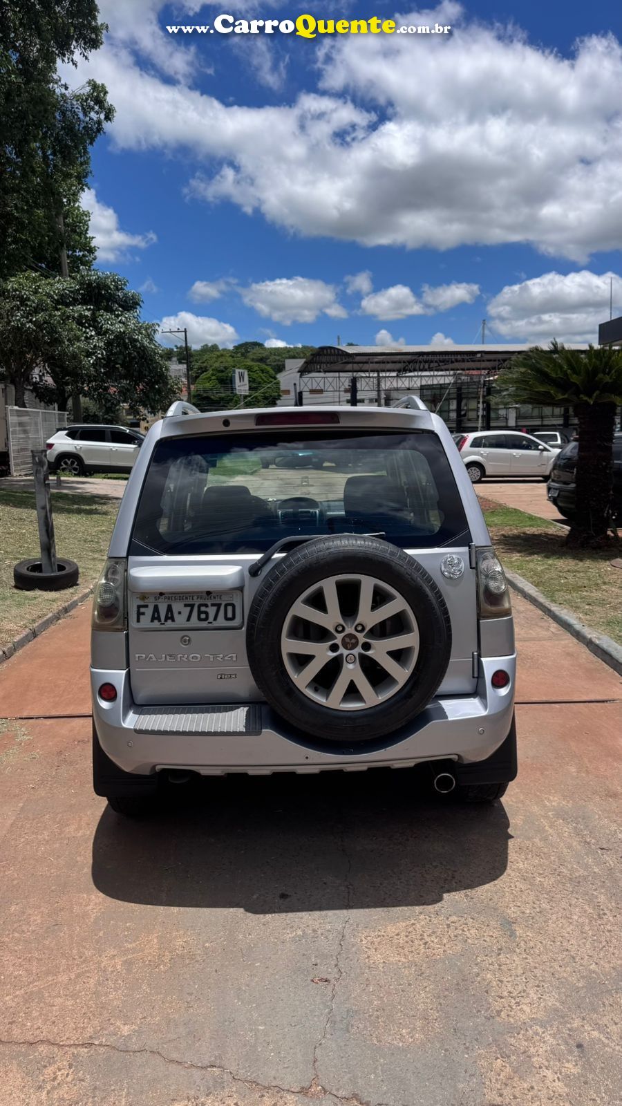 MITSUBISHI PAJERO TR4 2.0 4X2 16V 140CV 2012 - Loja