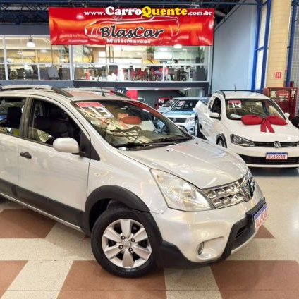 NISSAN LIVINA 1.8 SL X-GEAR 16V 2013