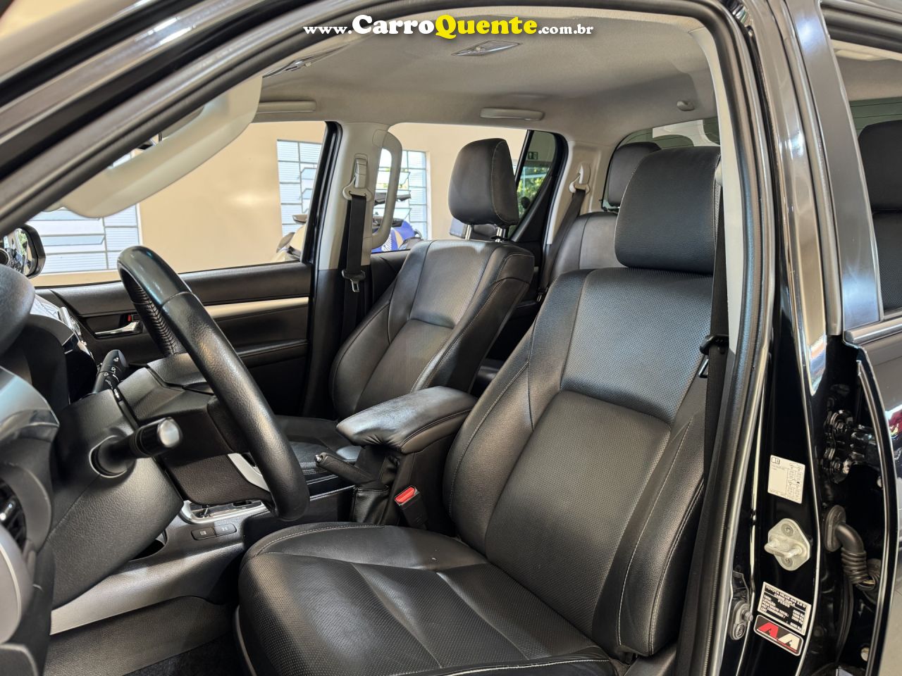 TOYOTA   HILUX CD SRX 4X4 2.8 TDI 16V DIESEL AUT.   PRETO 2021 2.8 DIESEL - Loja