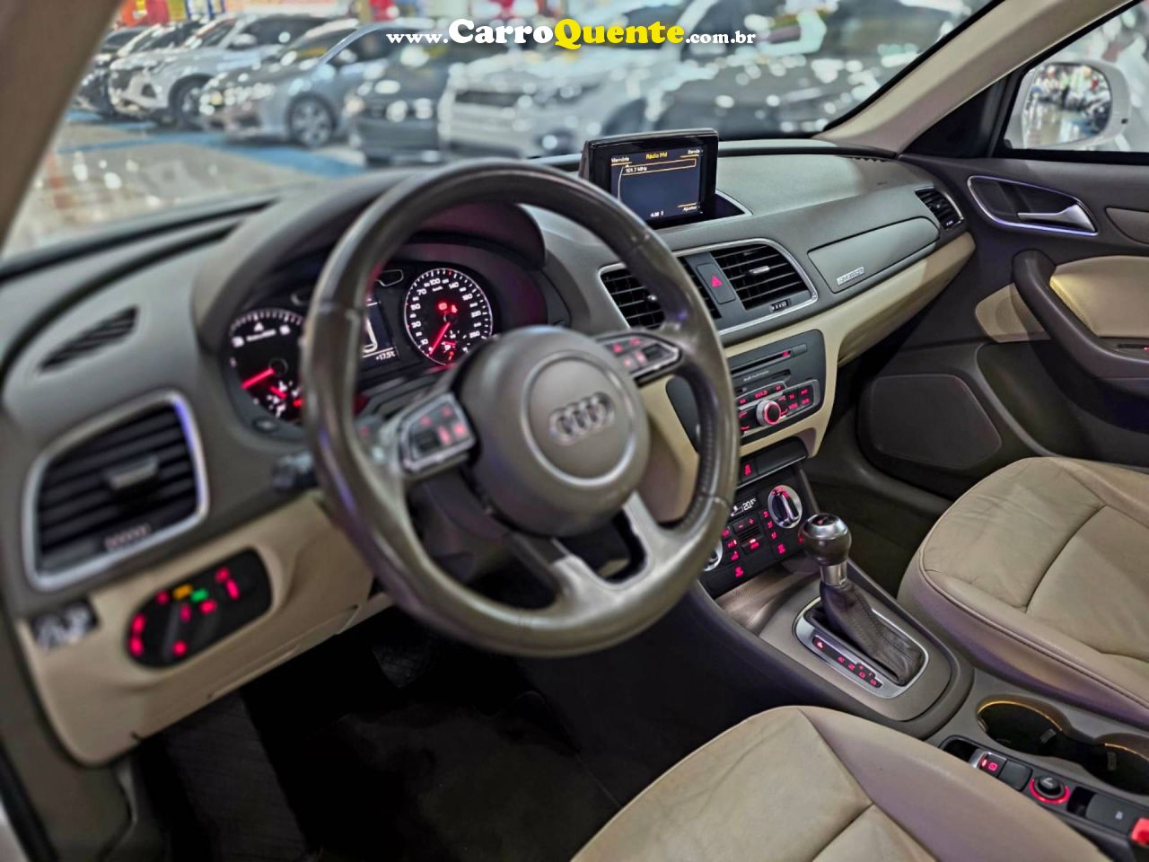 AUDI Q3 2.0 TFSI AMBIENTE QUATTRO 2015 - Loja
