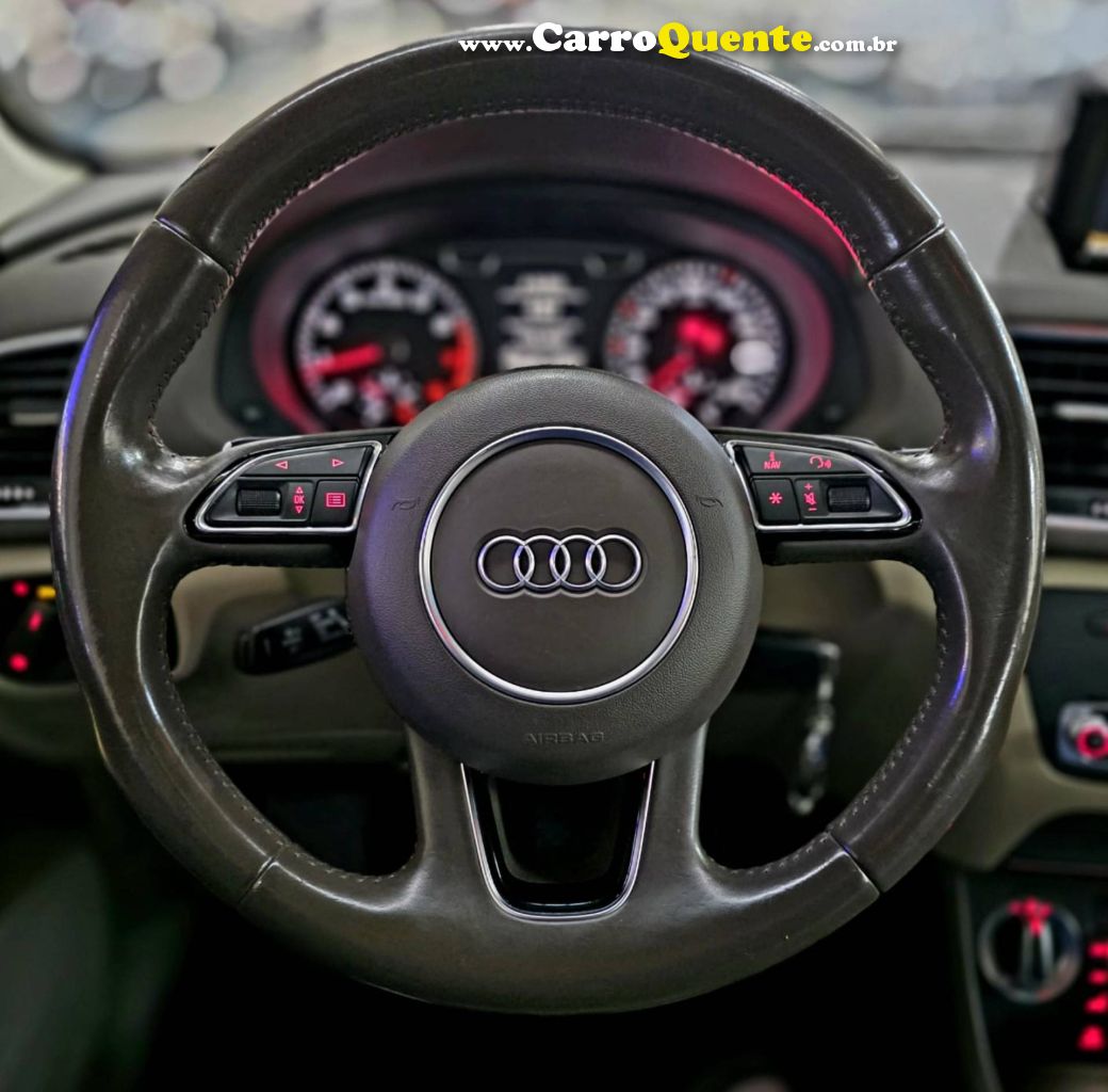AUDI Q3 2.0 TFSI AMBIENTE QUATTRO 2015 - Loja