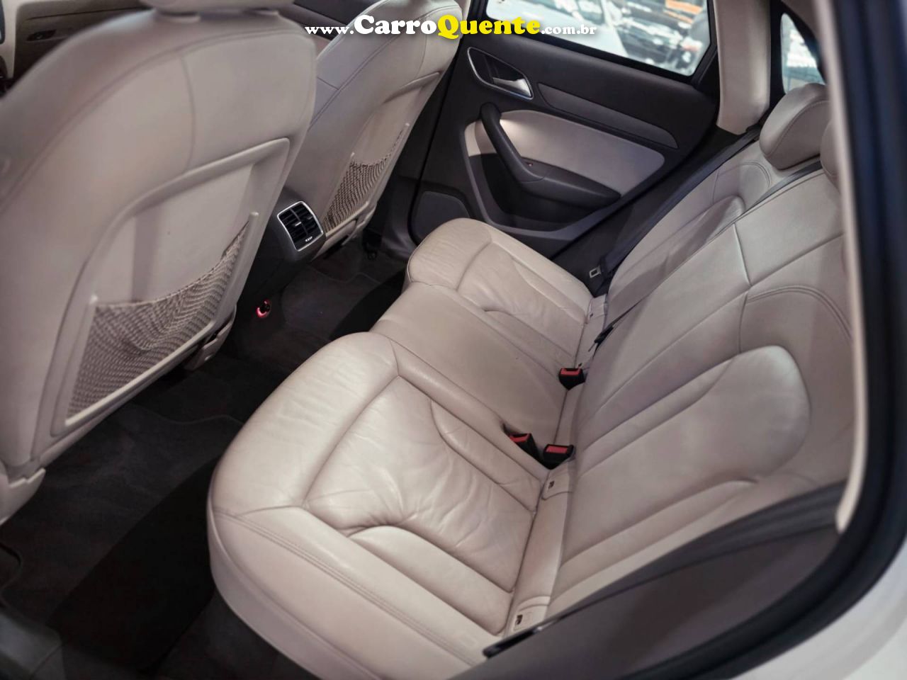 AUDI Q3 2.0 TFSI AMBIENTE QUATTRO 2015 - Loja