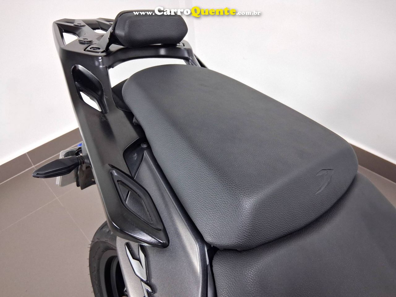 BAJAJ DOMINAR 400 2025 - Loja