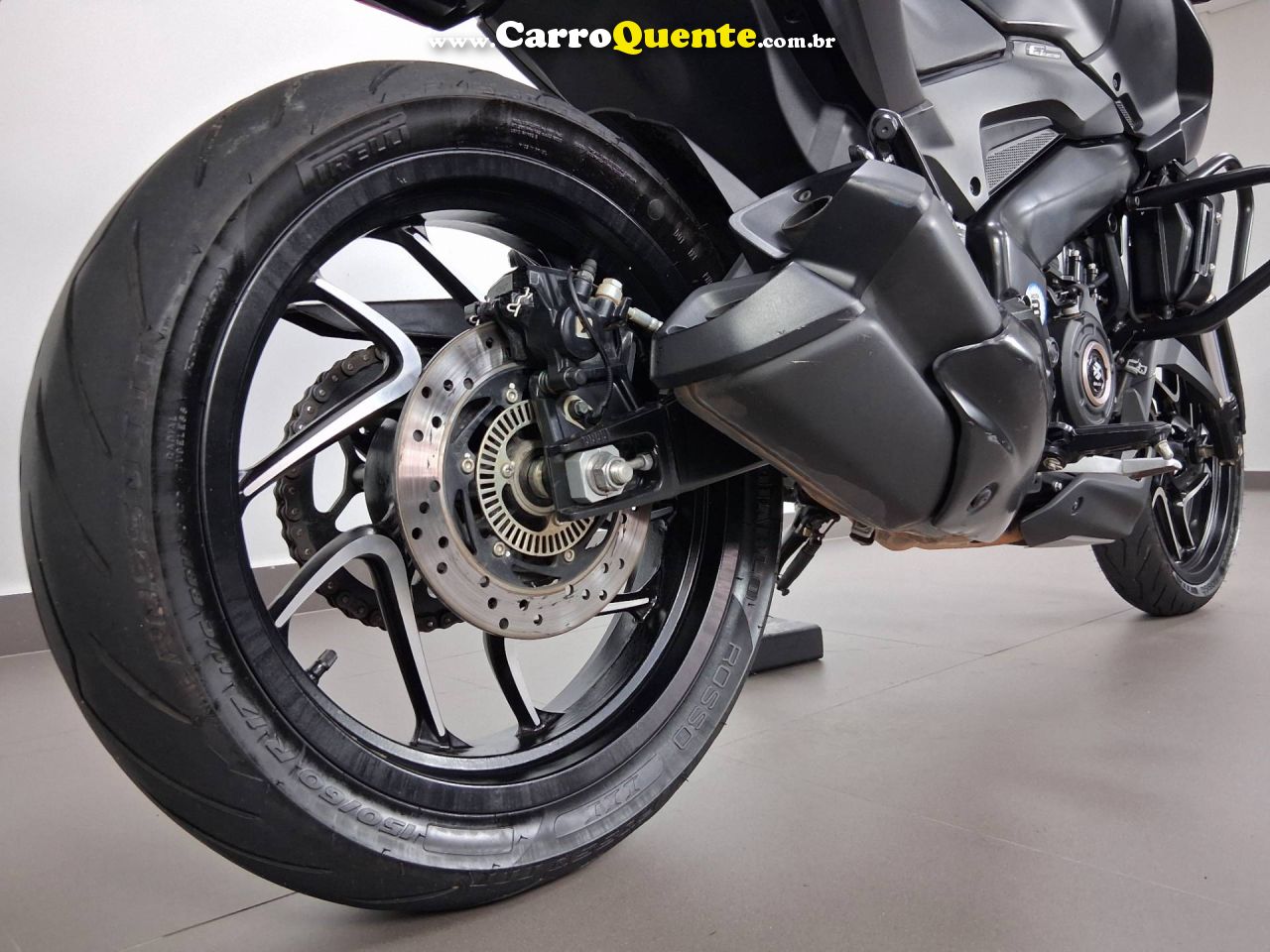 BAJAJ DOMINAR 400 2025 - Loja