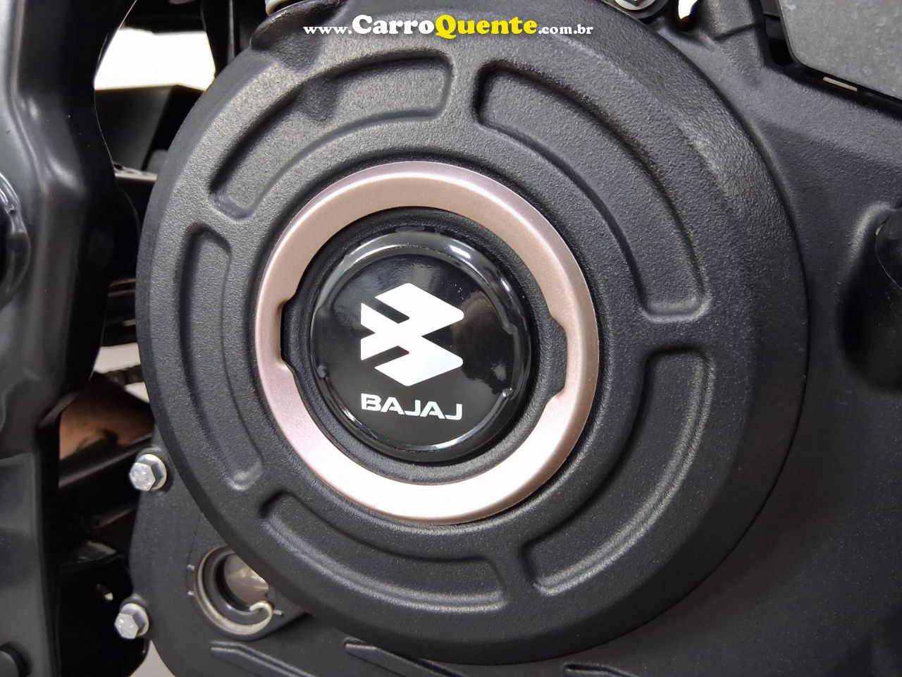 BAJAJ DOMINAR 400 2025 - Loja