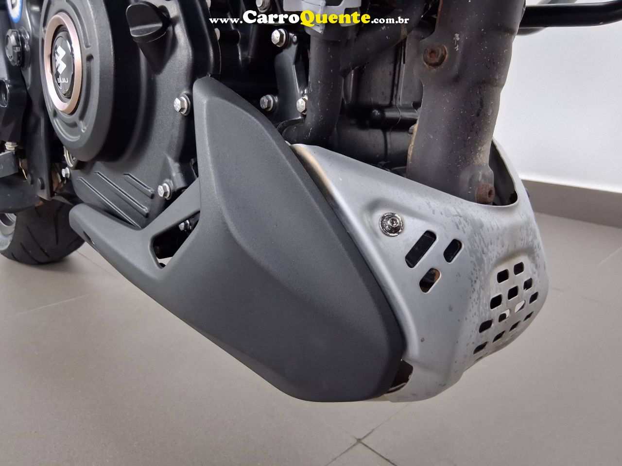 BAJAJ DOMINAR 400 2025 - Loja