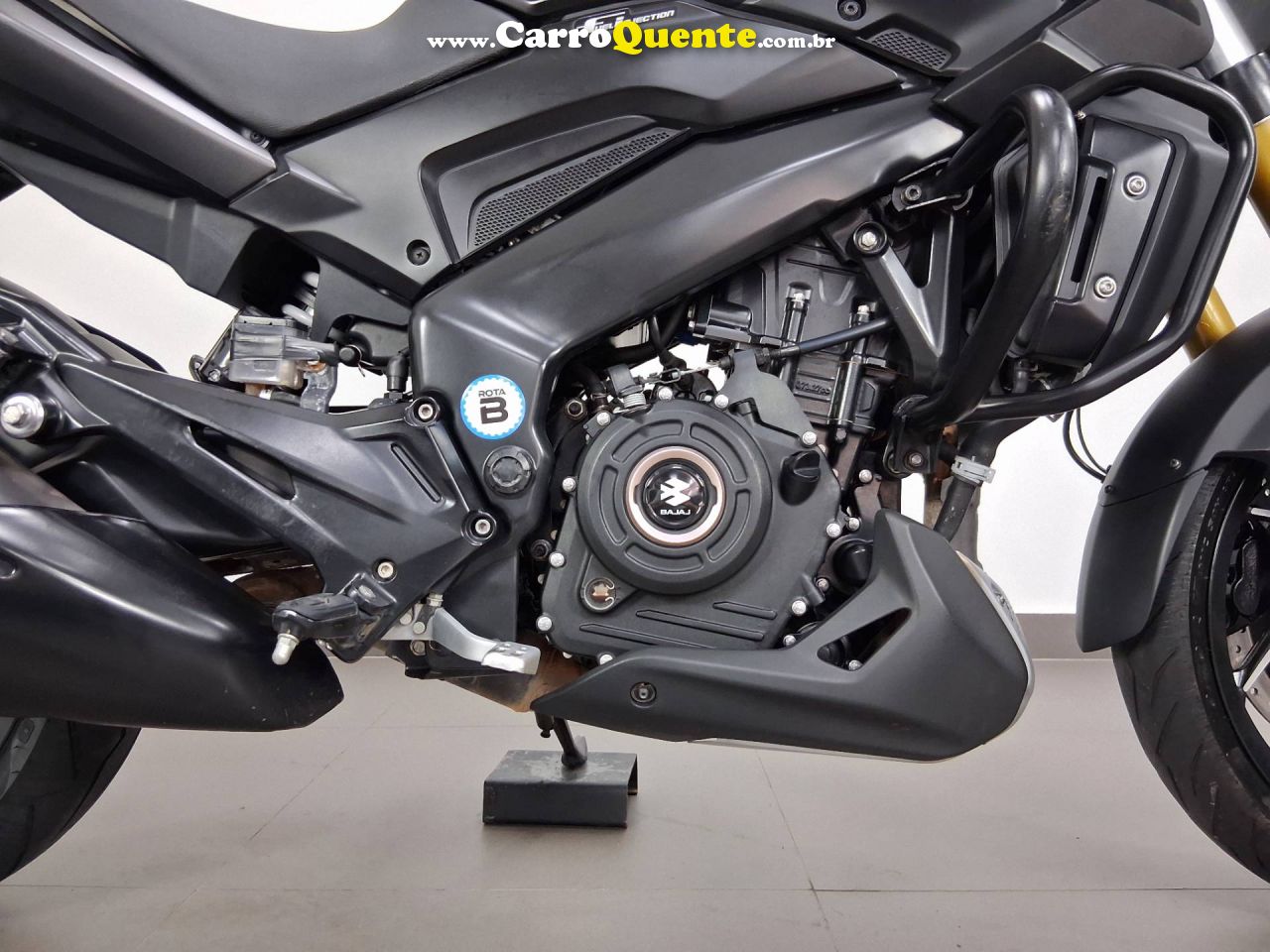 BAJAJ DOMINAR 400 2025 - Loja