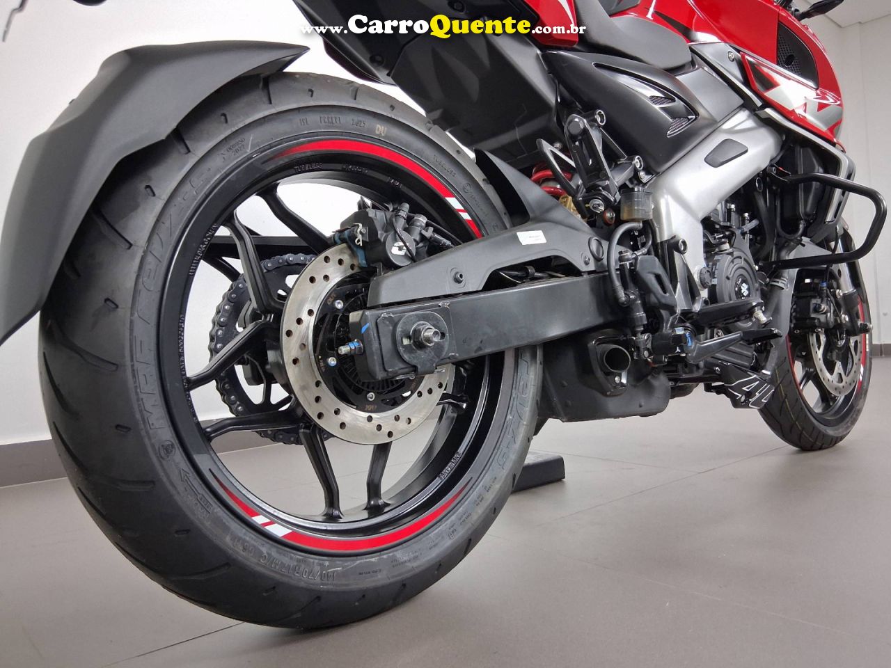 BAJAJ DOMINAR NS400Z ABS 2026 - Loja