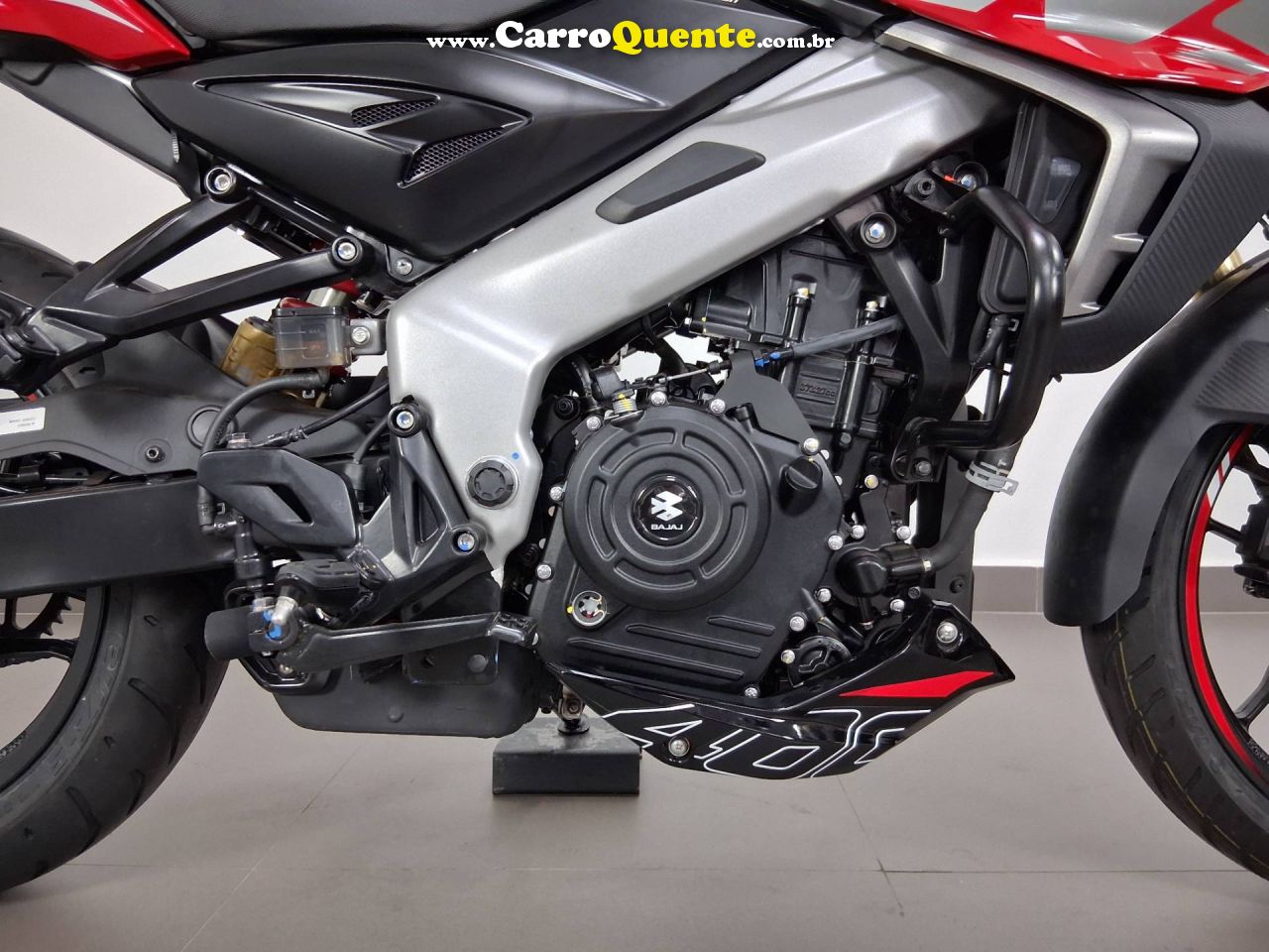 BAJAJ DOMINAR NS400Z ABS 2026 - Loja