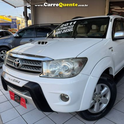 TOYOTA   HILUX SW4 SRV D4-D 4X4 3.0 TDI DIES. AUT   BRANCO 2011 3.0 DIESEL