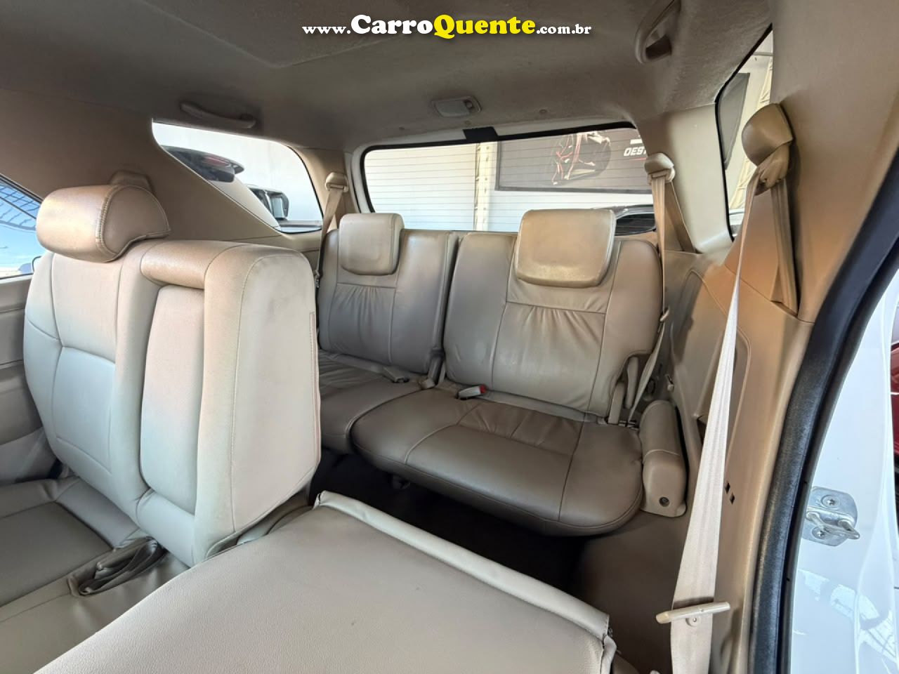 TOYOTA   HILUX SW4 SRV D4-D 4X4 3.0 TDI DIES. AUT   BRANCO 2011 3.0 DIESEL - Loja