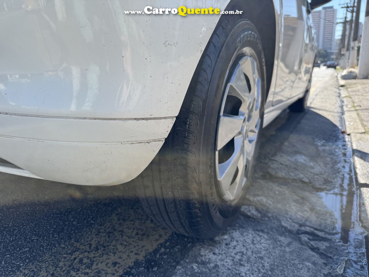 CHEVROLET   ONIX HATCH JOY 1.0 8V FLEX 5P MEC.   BRANCO 2019 1.0 FLEX - Loja