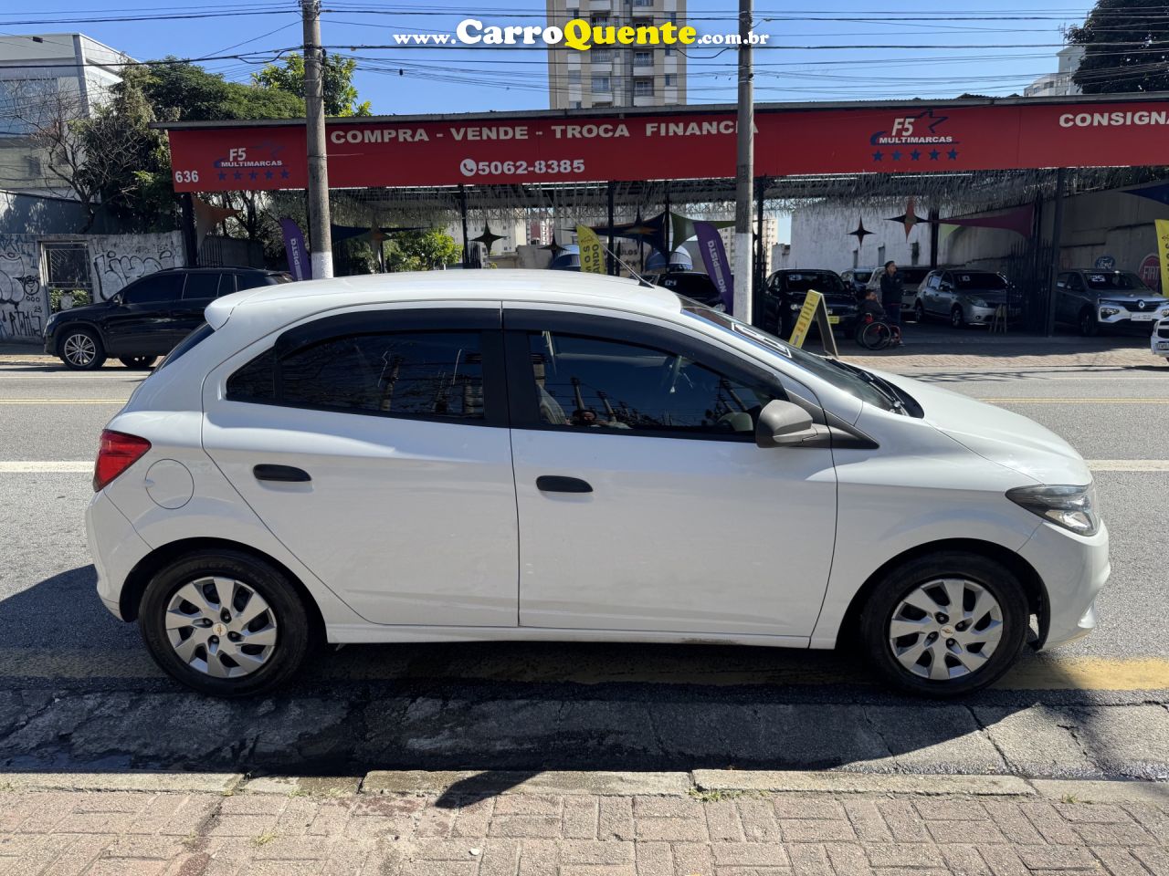 CHEVROLET   ONIX HATCH JOY 1.0 8V FLEX 5P MEC.   BRANCO 2019 1.0 FLEX - Loja