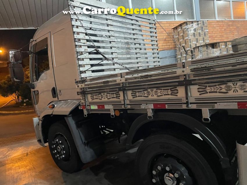 Ford Cargo 2429 CARGO 2429 E 8x2 Turbo 2p - Loja