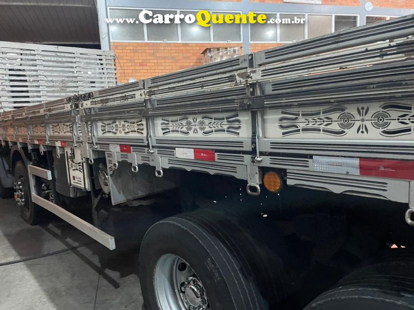 Ford Cargo 2429 CARGO 2429 E 8x2 Turbo 2p - Loja