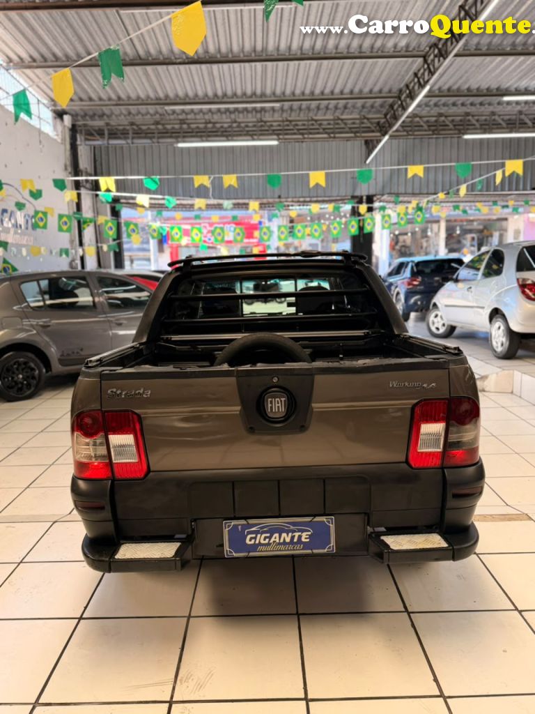 FIAT   STRADA WORKING CELEB.1.4 FIRE FLEX 8V CD   CINZA 2013 1.4 FLEX - Loja