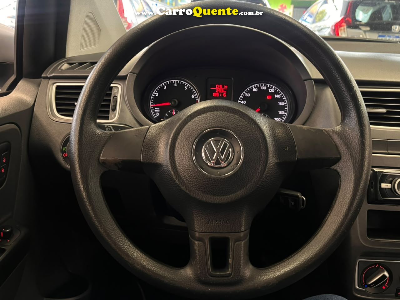 VOLKSWAGEN   FOX 1.0 MI TOTAL FLEX 8V 5P   PRATA 2014 1.0 FLEX - Loja