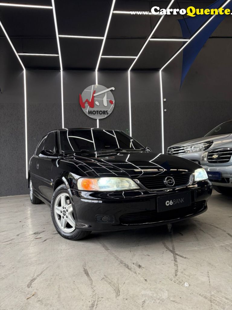 CHEVROLET   VECTRA GL 2.2  2.0 MPFI   PRETO 2000 2.2 GASOLINA - Loja