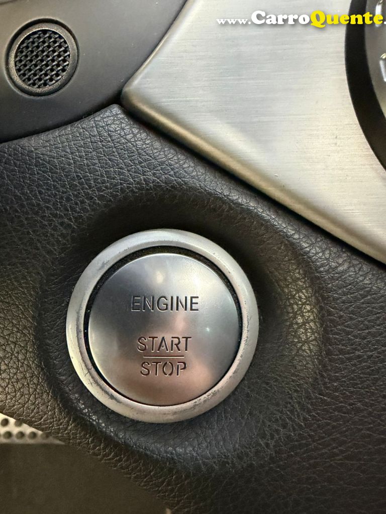 MERCEDES-BENZ   GLA 250 SPORT 2.0 TB 16V 4X2  211CV AUT.   PRATA 2015 2.0 GASOLINA - Loja
