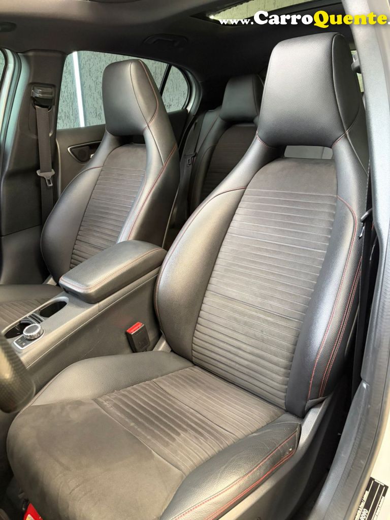 MERCEDES-BENZ   GLA 250 SPORT 2.0 TB 16V 4X2  211CV AUT.   PRATA 2015 2.0 GASOLINA - Loja