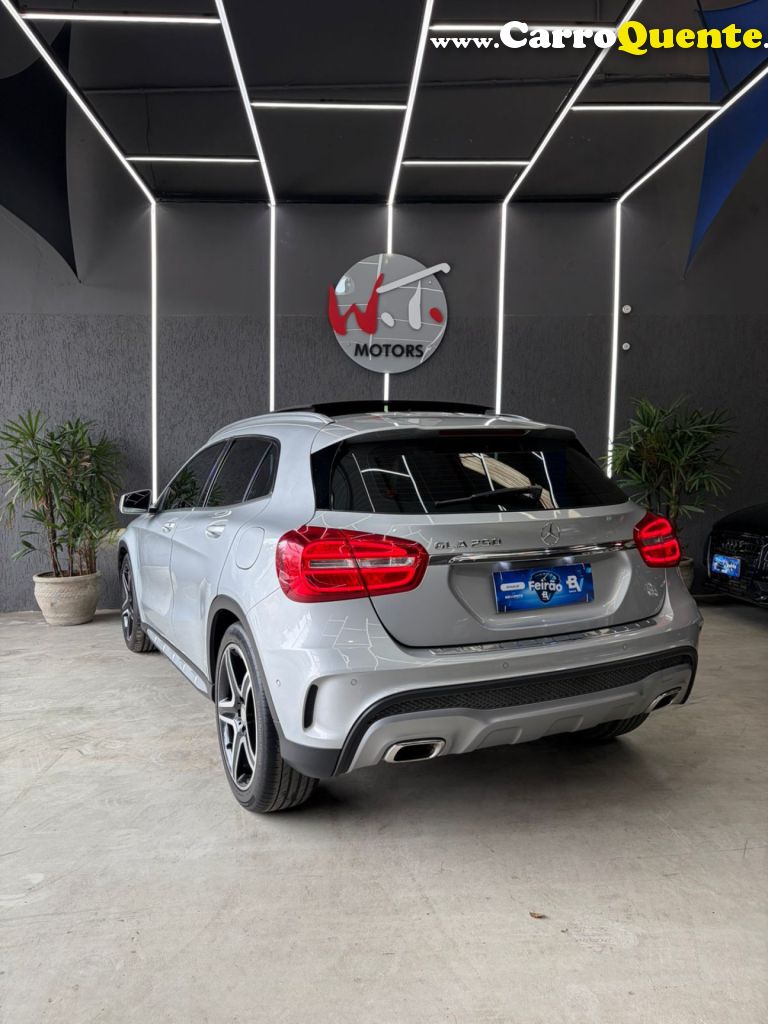 MERCEDES-BENZ   GLA 250 SPORT 2.0 TB 16V 4X2  211CV AUT.   PRATA 2015 2.0 GASOLINA - Loja