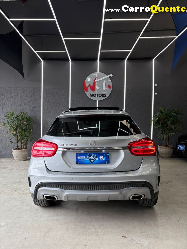 MERCEDES-BENZ   GLA 250 SPORT 2.0 TB 16V 4X2  211CV AUT.   PRATA 2015 2.0 GASOLINA - Loja