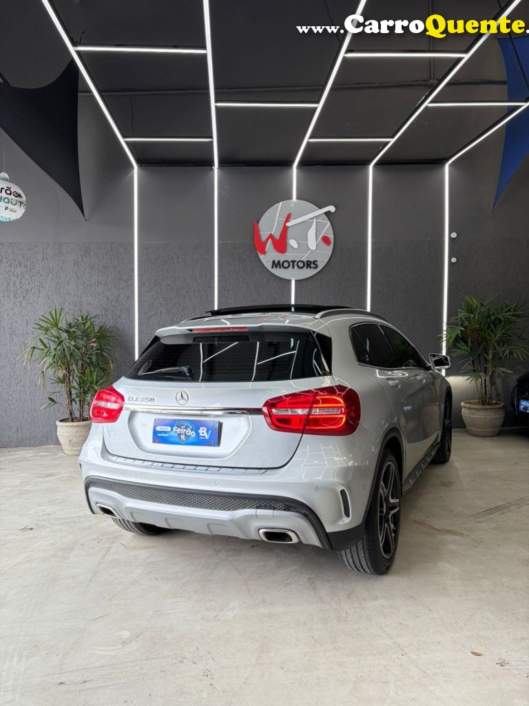 MERCEDES-BENZ   GLA 250 SPORT 2.0 TB 16V 4X2  211CV AUT.   PRATA 2015 2.0 GASOLINA - Loja