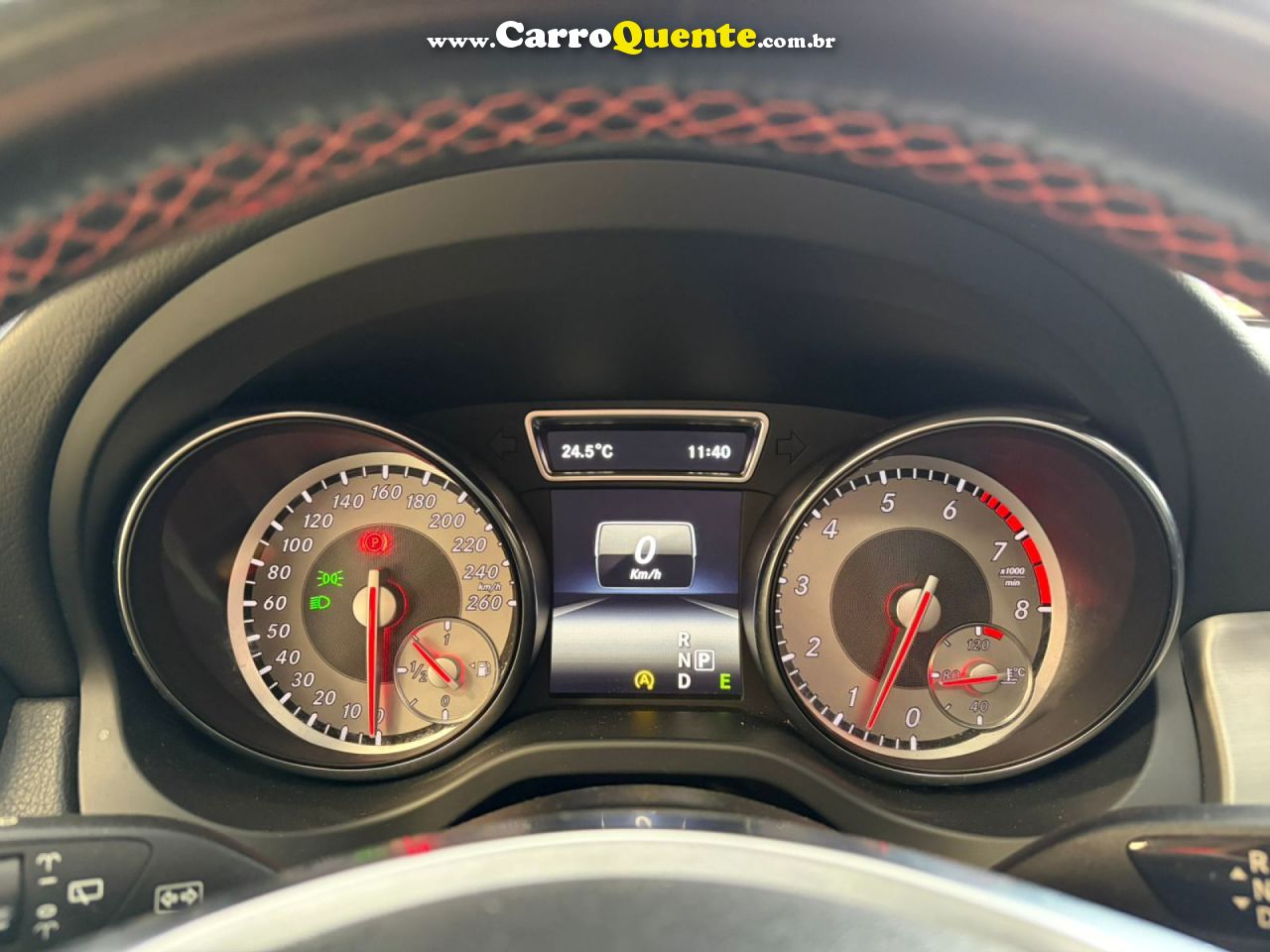 MERCEDES-BENZ   GLA 250 SPORT 2.0 TB 16V 4X2  211CV AUT.   PRATA 2015 2.0 GASOLINA - Loja