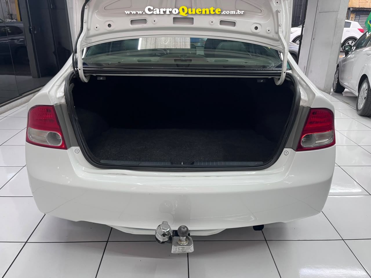 HONDA   CIVIC SEDAN LXS 1.81.8 FLEX 16V MEC. 4P   BRANCO 2010 1.8 FLEX - Loja