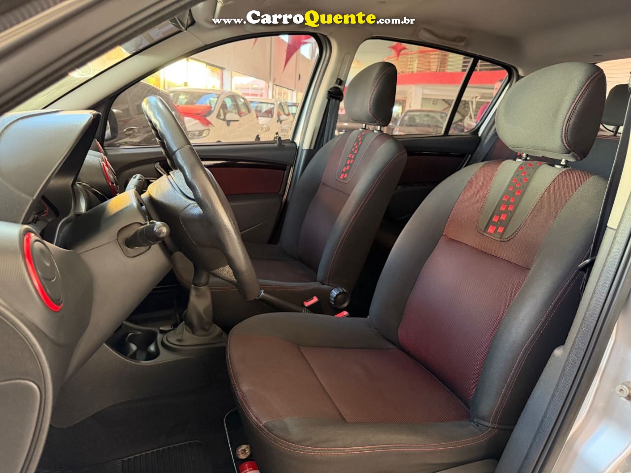 Sandero Stepway 1.6 8V (flex) 2014/2013 Renault - Loja