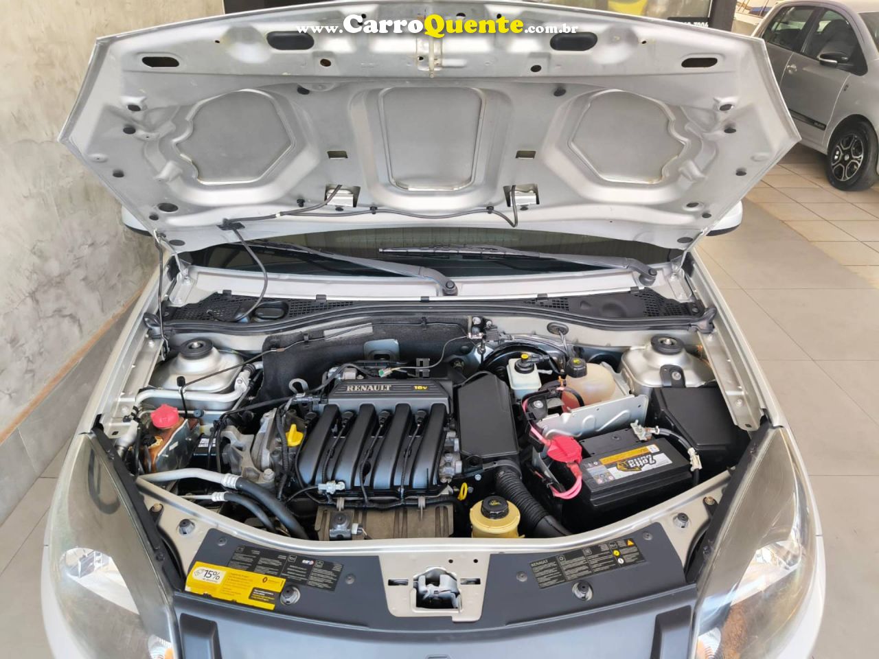 RENAULT SANDERO 2012/2013 - Loja