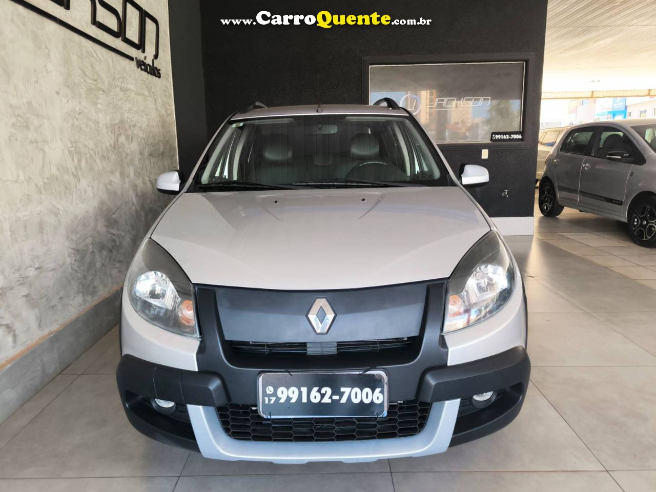 RENAULT SANDERO 2012/2013 - Loja