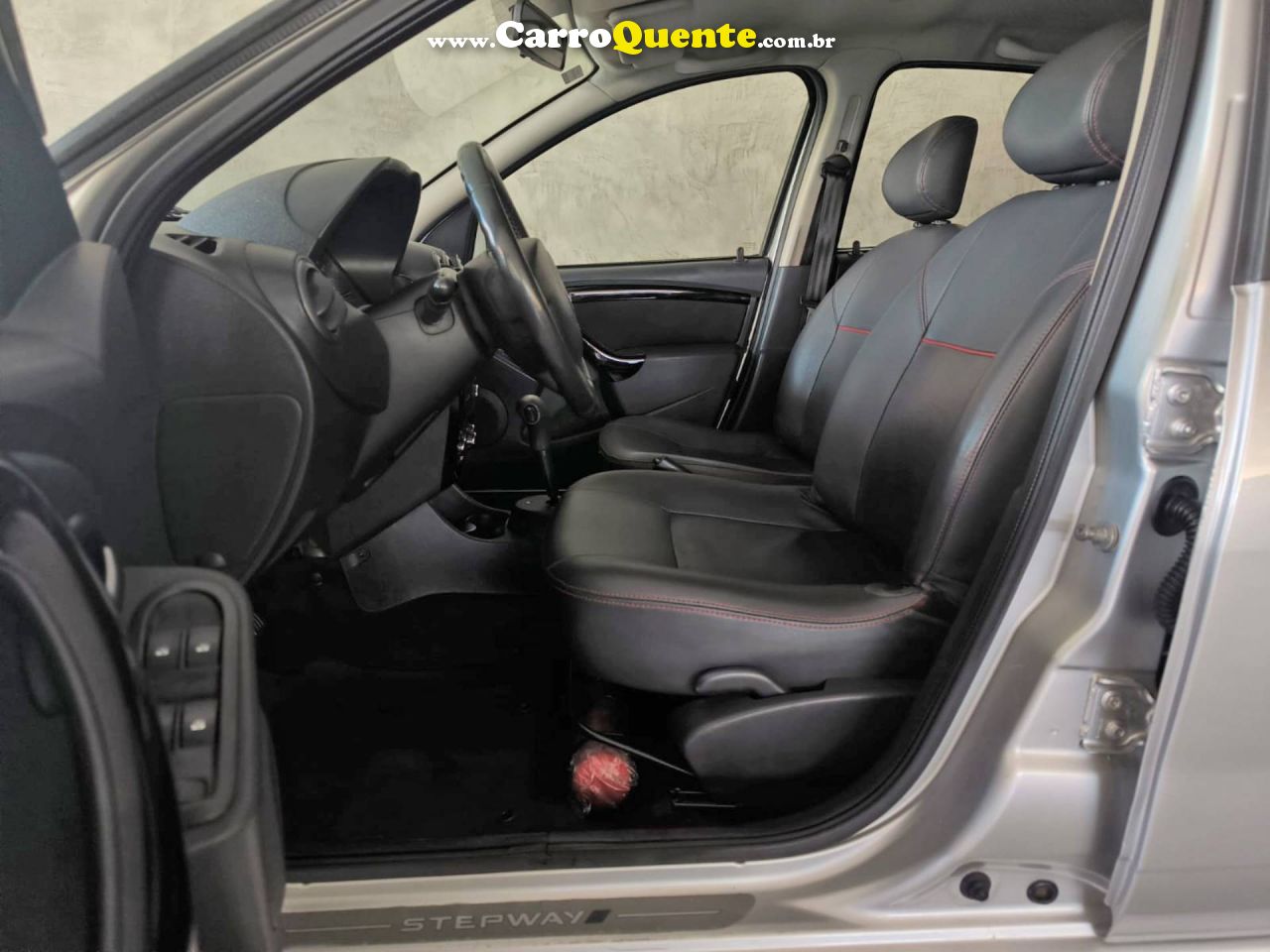 RENAULT SANDERO 2012/2013 - Loja