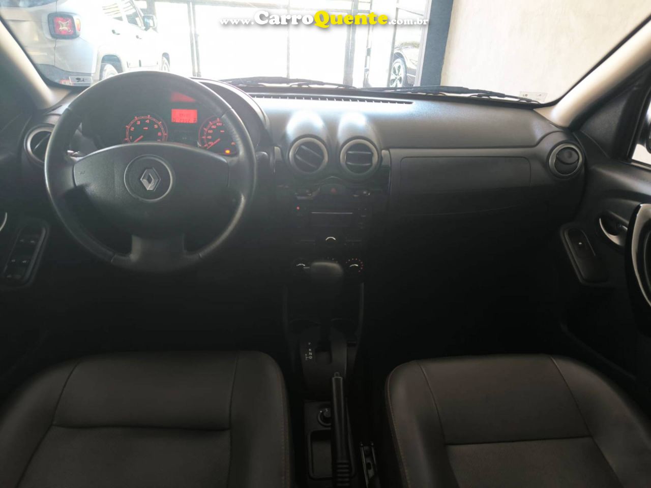RENAULT SANDERO 2012/2013 - Loja