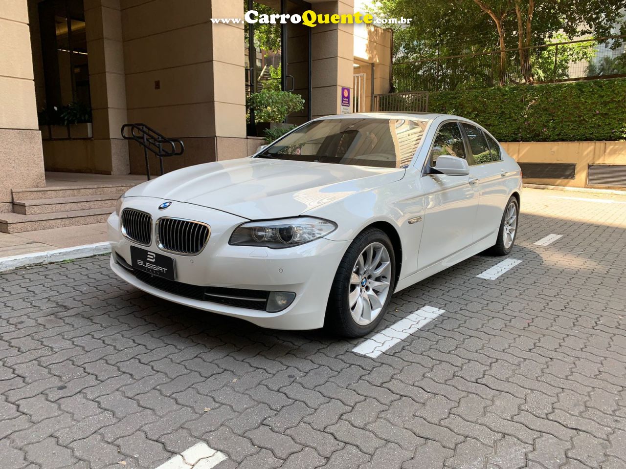 BMW   3.0 SEDAN 6 CILINDROS 24V TURBO GASOLINA 4P AUTOMÁTICO   BRANCO 2012 3.0 GASOLINA - Loja