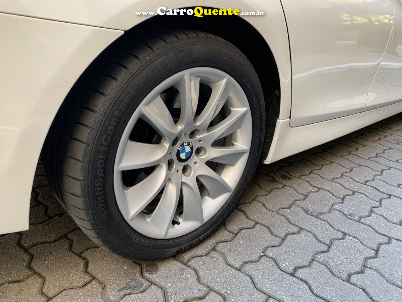 BMW   3.0 SEDAN 6 CILINDROS 24V TURBO GASOLINA 4P AUTOMÁTICO   BRANCO 2012 3.0 GASOLINA - Loja