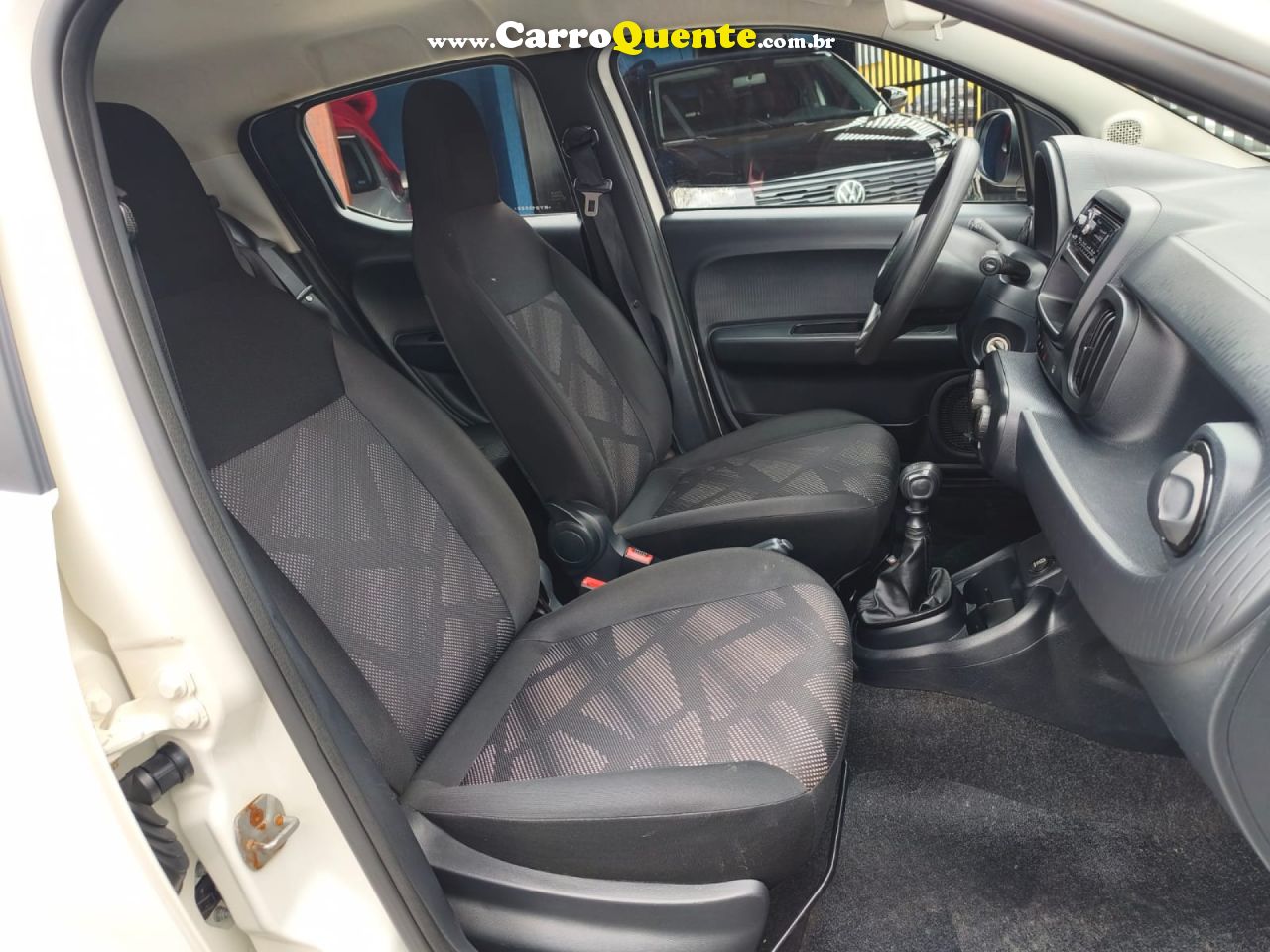 FIAT   MOBI LIKE 1.0 FIRE FLEX 5P.   BRANCO 2024 1.0 FLEX - Loja