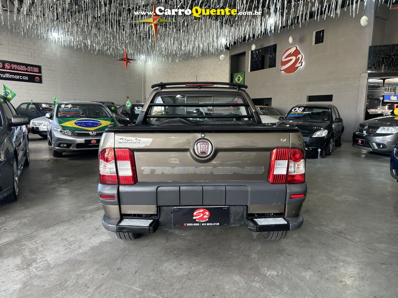 FIAT   STRADA TREKKING 1.6 16V FLEX CE   CINZA 2013 1.6 FLEX - Loja