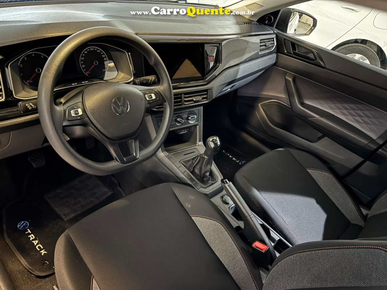 VOLKSWAGEN   POLO TRACK 1.0 FLEX 12V 5P   BRANCO 2025 1.0 FLEX - Loja