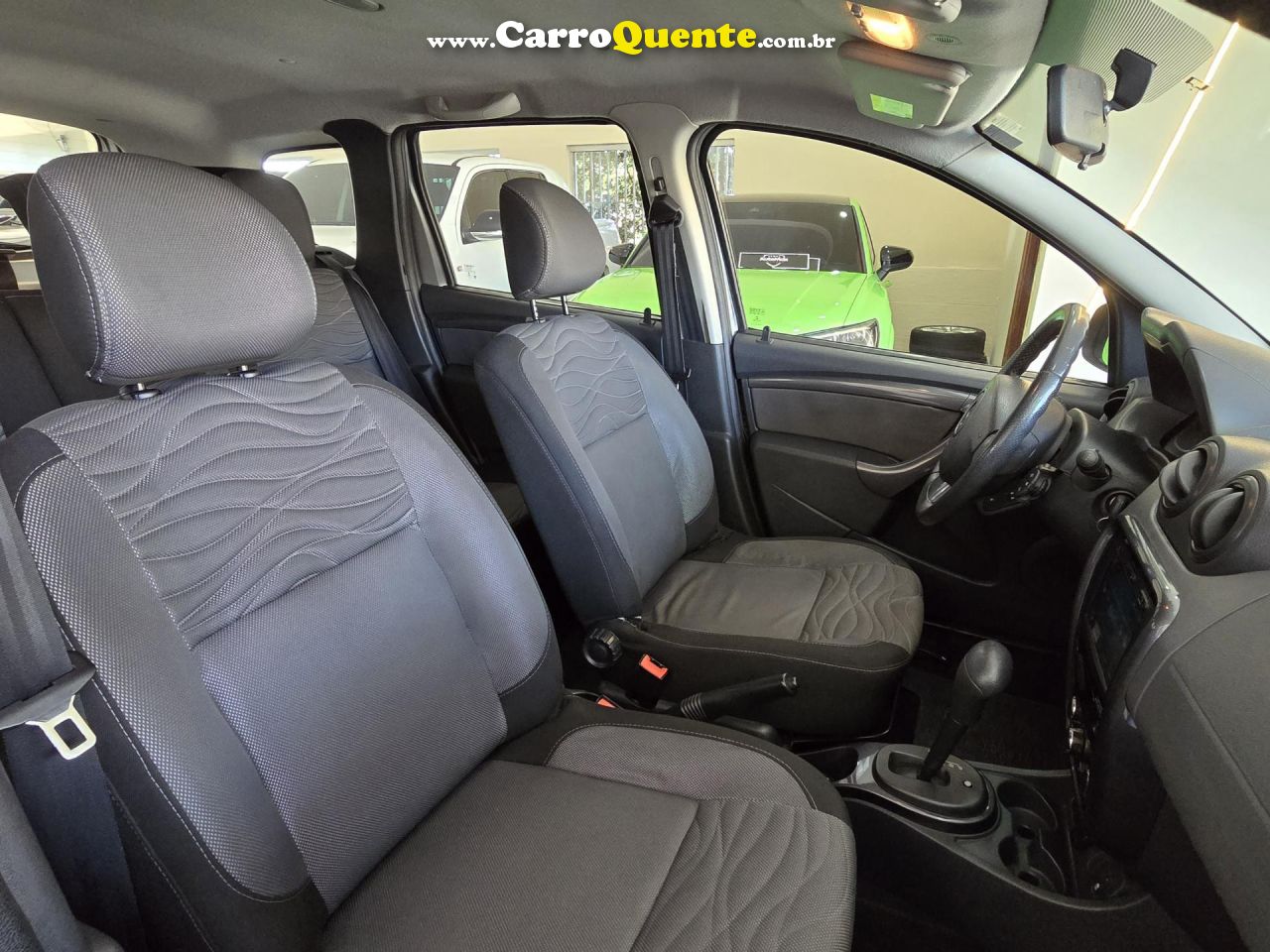 RENAULT   DUSTER DYNAMIQUE 2.0 FLEX 16V AUT.   PRATA 2014 2.0 FLEX - Loja