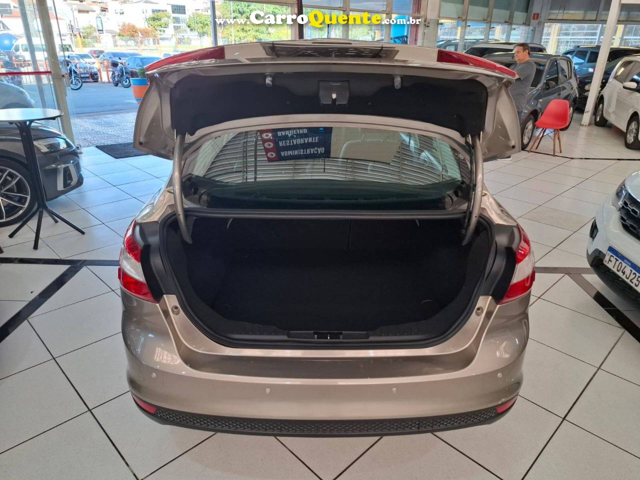 FORD FOCUS 2.0 S SEDAN 16V AUTO 2014 - Loja