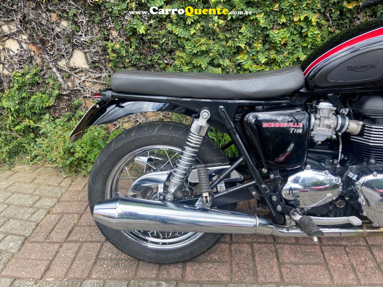 TRIUMPH   BONNEVILLE T 100   PRETO 2015 900 GASOLINA - Loja