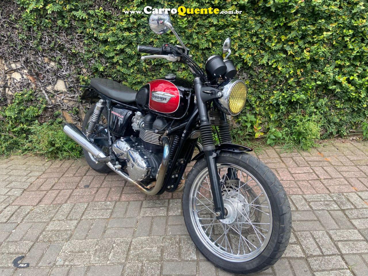 TRIUMPH   BONNEVILLE T 100   PRETO 2015 900 GASOLINA - Loja
